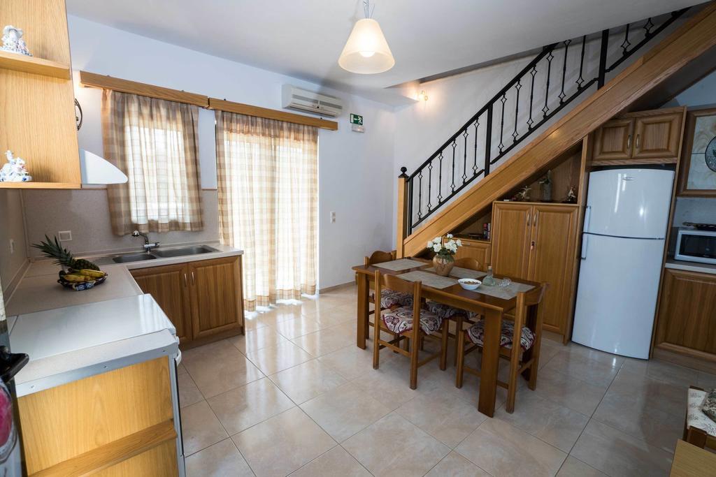 Thalami Apartment Almirida Rum bild